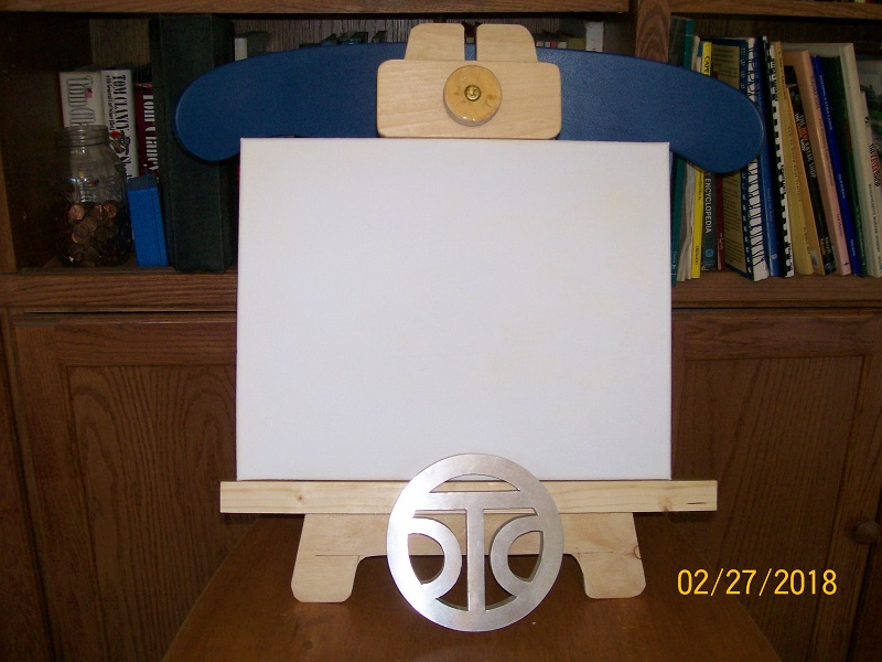 Make a Homemade Desktop Art Easel (FREE PLANS)