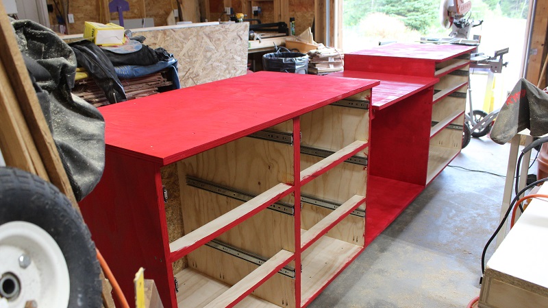 DIY 24” Mobile Miter Station Base Cabinets (FREE PLANS)