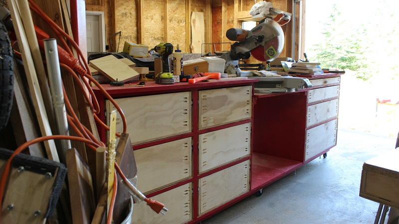 DIY Mobile Miter Station Base Cabinet Drawers (FREE PLANS)