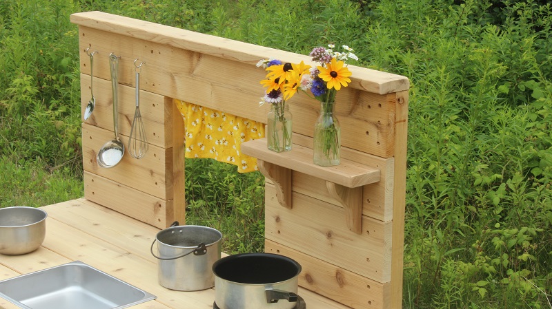 (S-8 Ep-11) DIY Mud Kitchen